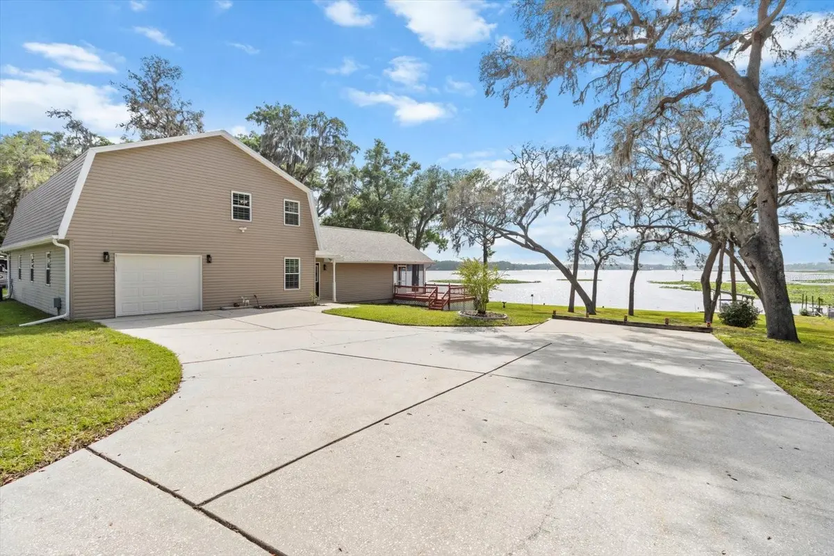 6443 W RIVERBEND RD, Dunnellon, FL 34433