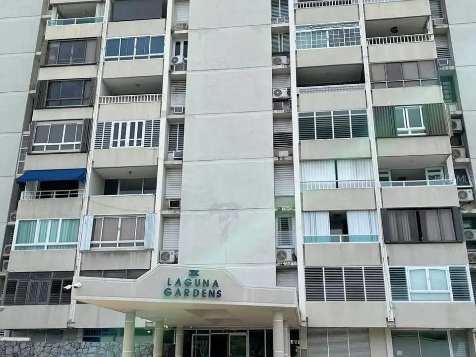 Cond. Laguna Gardens 2 AVE. LAGUNA #8E, Carolina, PR 00979