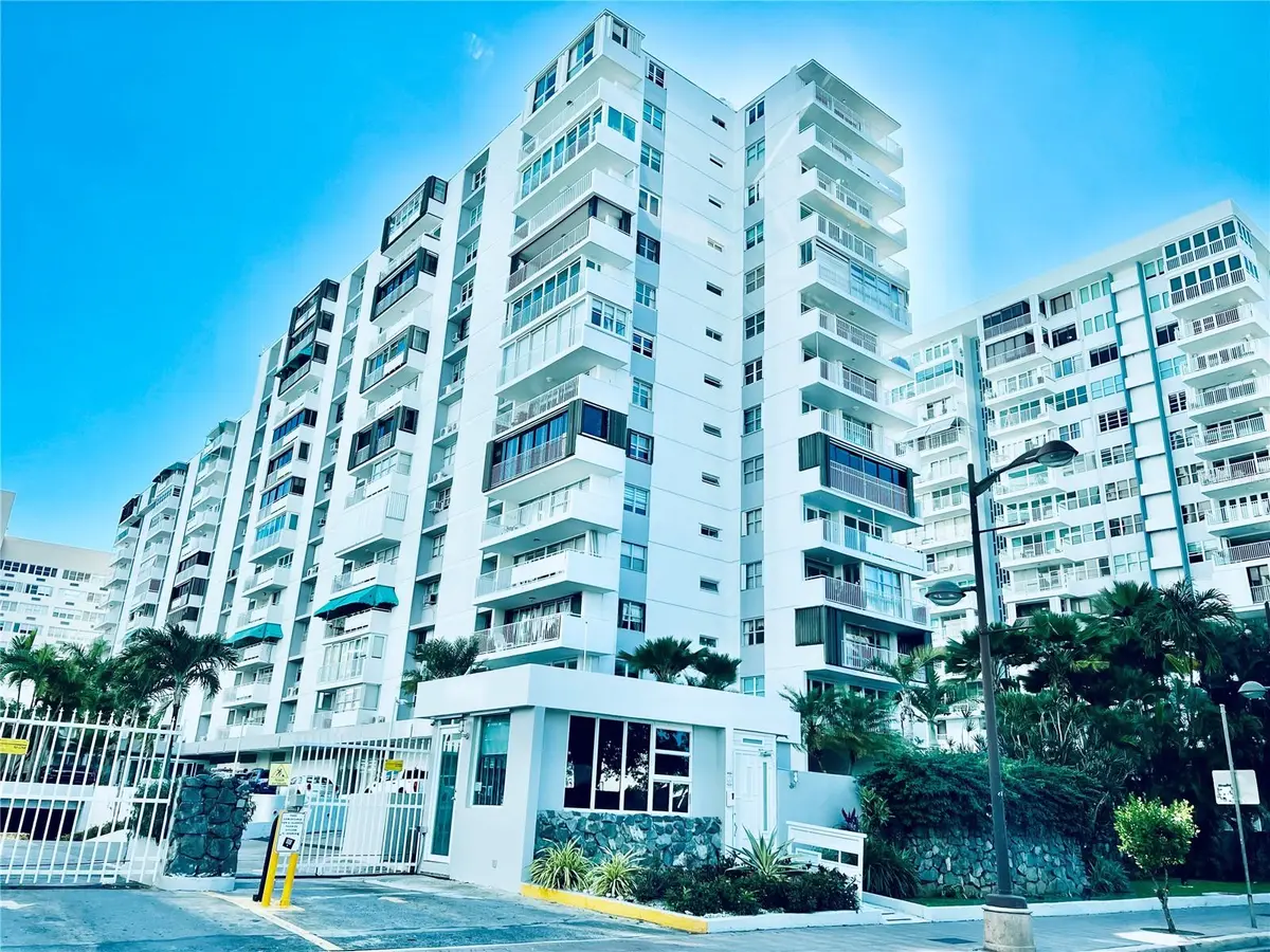 6400 ISLA VERDE AV #12 B, Carolina, PR 00979