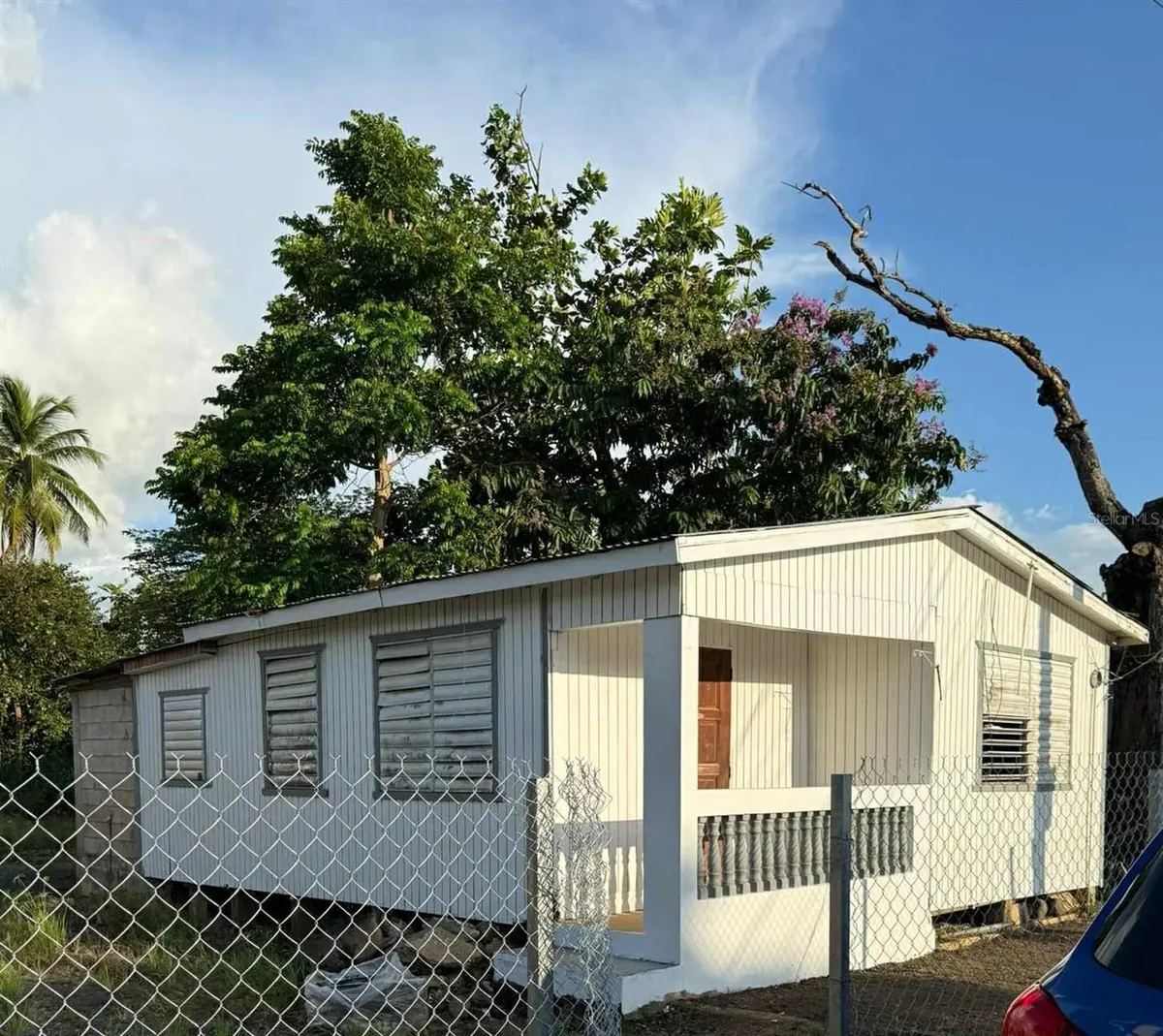 Barrio Playa AZUCENA #118, Anasco, PR 00610