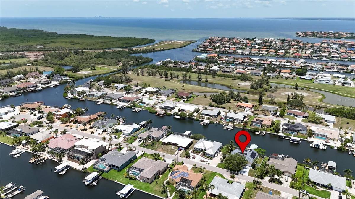 907 GOLF ISLAND DR, Apollo Beach, FL 33572