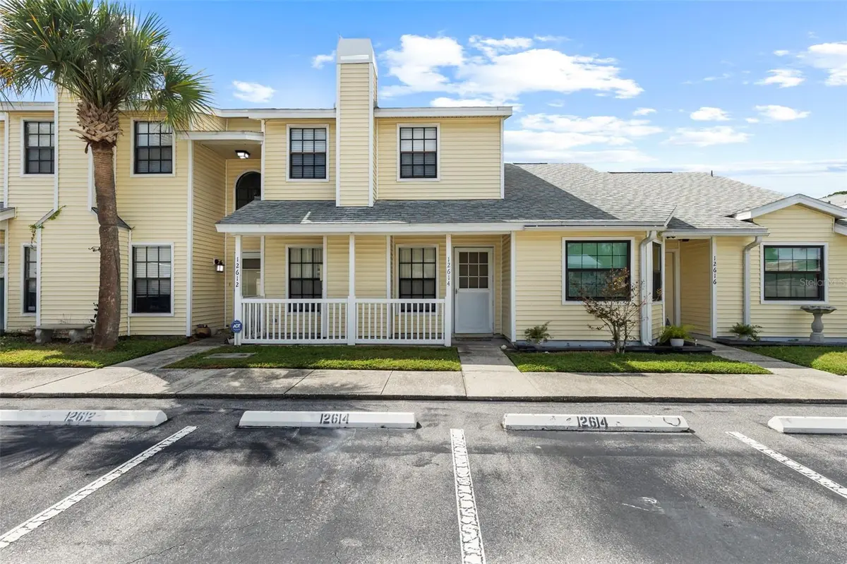 12614 CASTLE HILL DR, Tampa, FL 33624