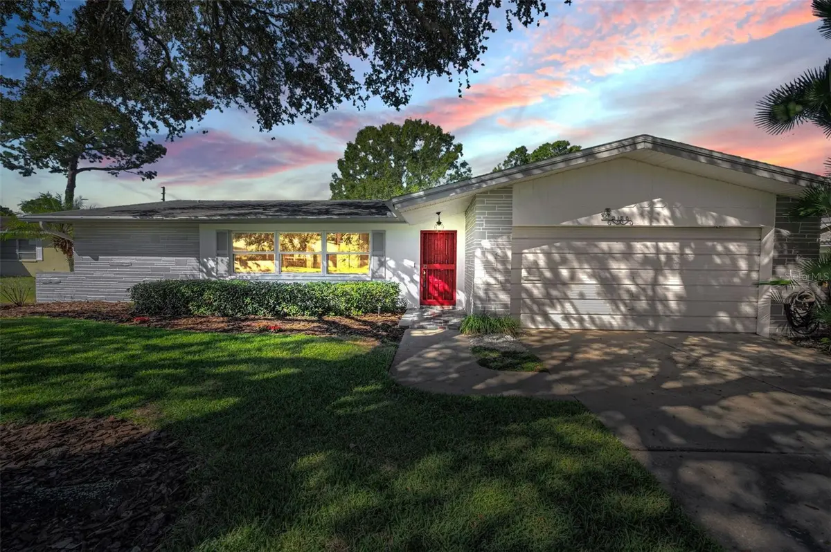 2150 SARAZEN DR, Dunedin, FL 34698