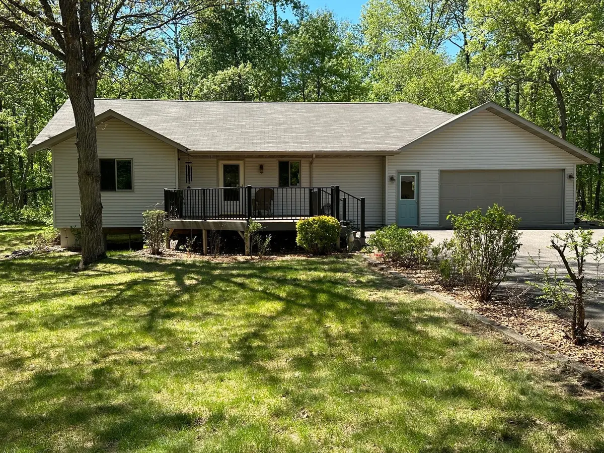 32305 West ST, Pequot Lakes, MN 56472