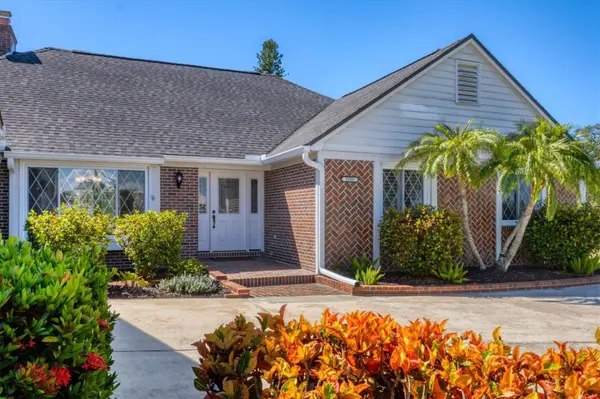 3808 EL CONQUISTADOR Pkwy, Bradenton, FL 34210
