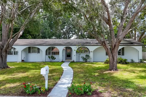 2912 PINECREST WAY, Sarasota, FL 34239