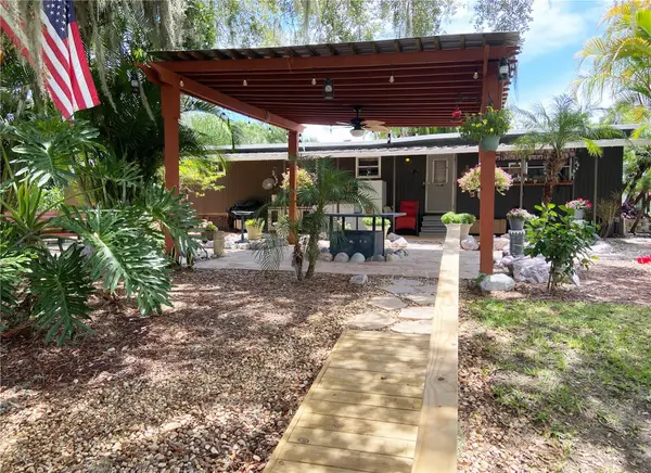 2082 STARBOARD DR,  Geneva,  FL 32732