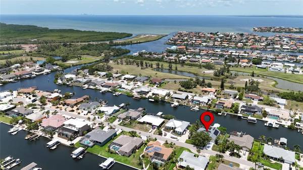 907 GOLF ISLAND DR, Apollo Beach, FL 33572