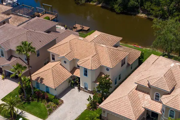 18050 COZUMEL ISLE DR, Tampa, FL 33647