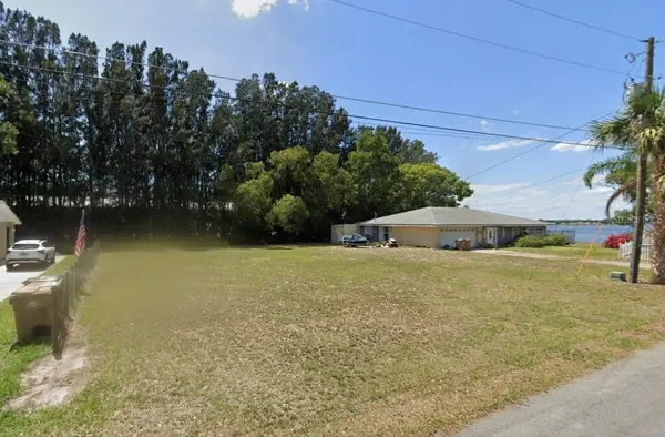 SAUNDERS CIR, Tavares, FL 32778