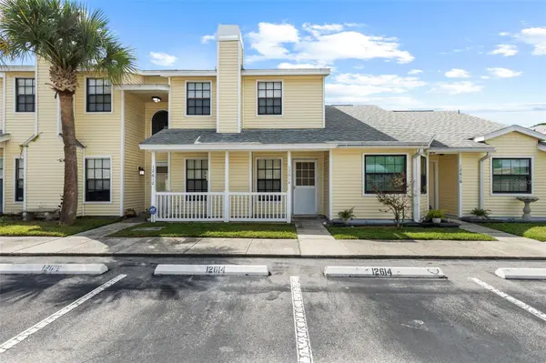 12614 CASTLE HILL DR, Tampa, FL 33624
