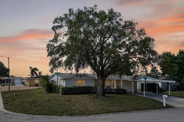 4934 VISION AVE, Holiday, FL 34690