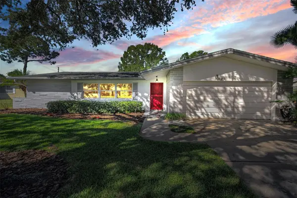 2150 SARAZEN DR, Dunedin, FL 34698