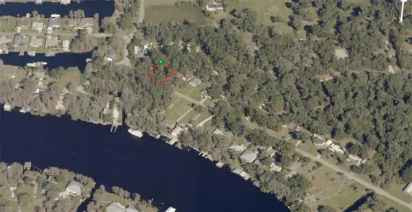 1915 ALICE DR,  Astor,  FL 32102