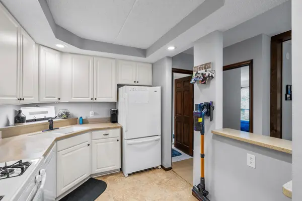 6710 Vernon AVE S #403, Edina, MN 55436