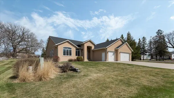 15 Bluegrass DR NW, Alexandria, MN 56308