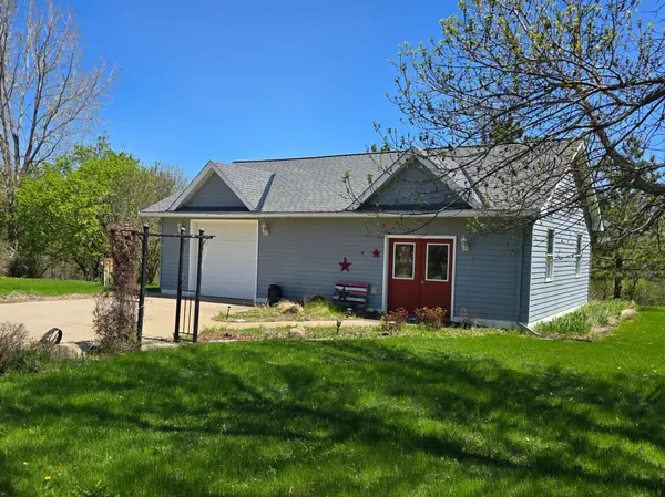 8431 County 17 BLVD, Cannon Falls, MN 55009