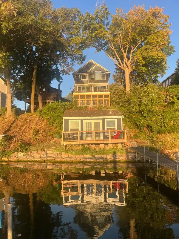3100 Island View DR, Mound, MN 55364