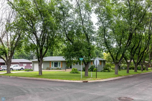 402 5th ST NE, Barnesville, MN 56514