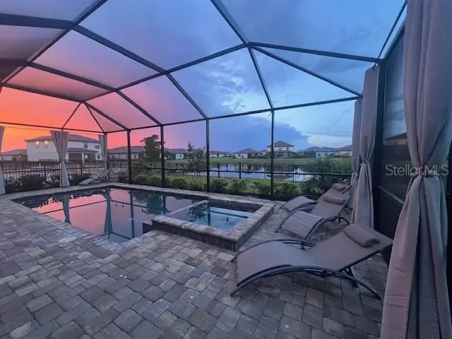 15719 BAREFOOT BEACH DR, Lakewood Ranch, FL 34211