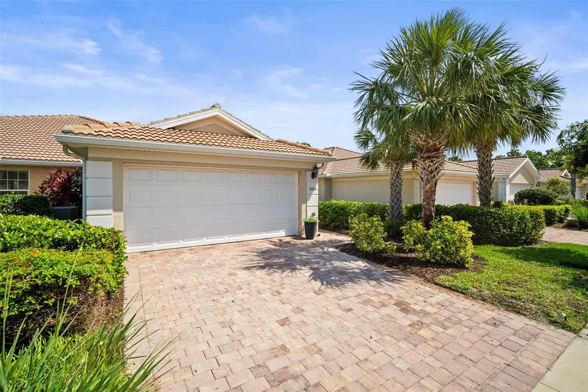 5866 GUARINO DR, Sarasota, FL 34238