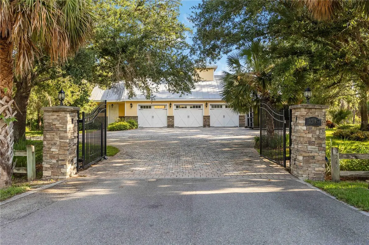 1245 HANOVERIAN CIR, Nokomis, FL 34275
