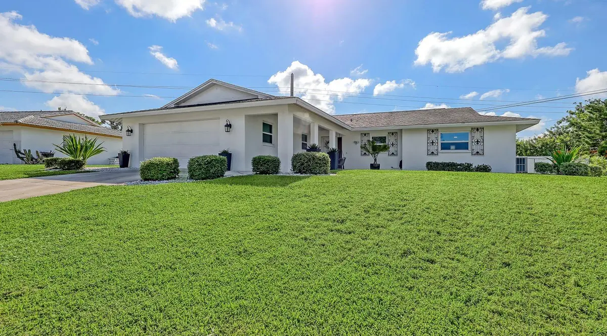 6717 ROXBURY DR, Sarasota, FL 34231