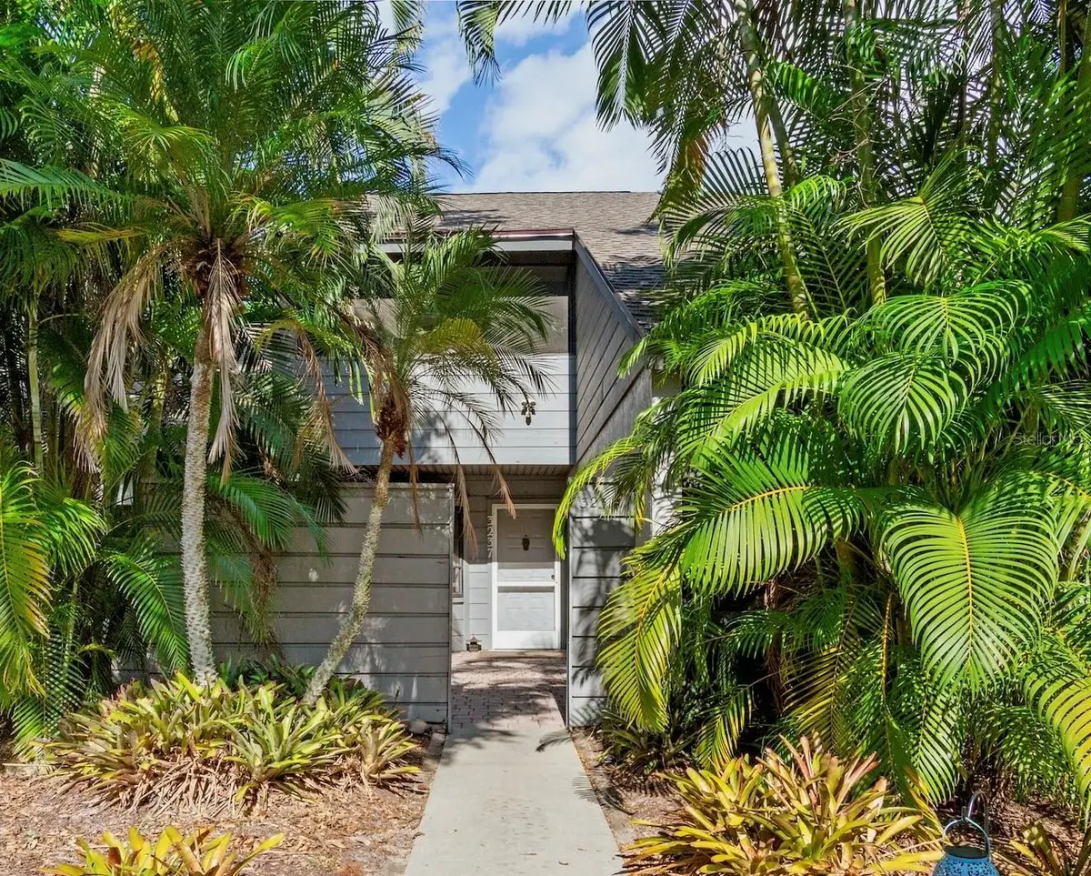 3237 GOLDEN EAGLE LN, Sarasota, FL 34231