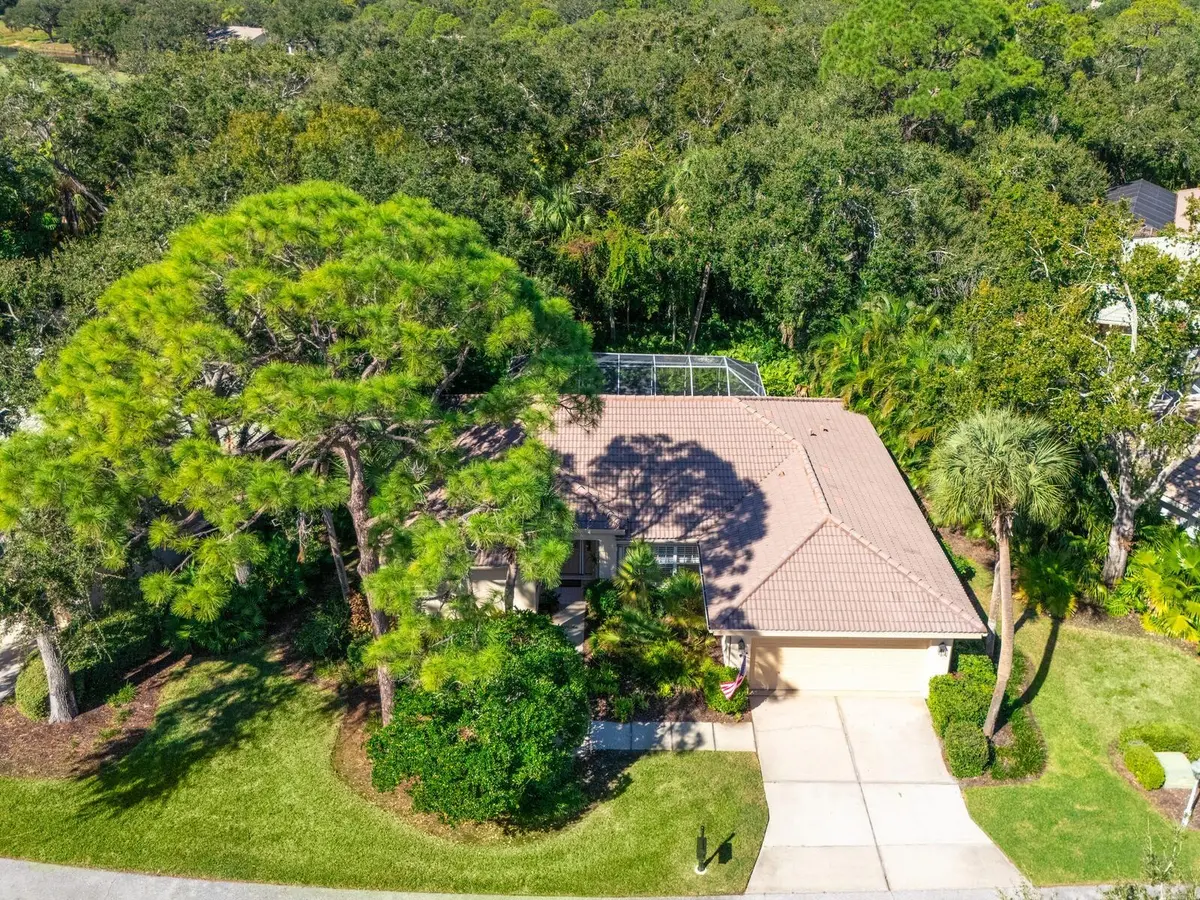 2941 SANDRINGHAM PL, Sarasota, FL 34235