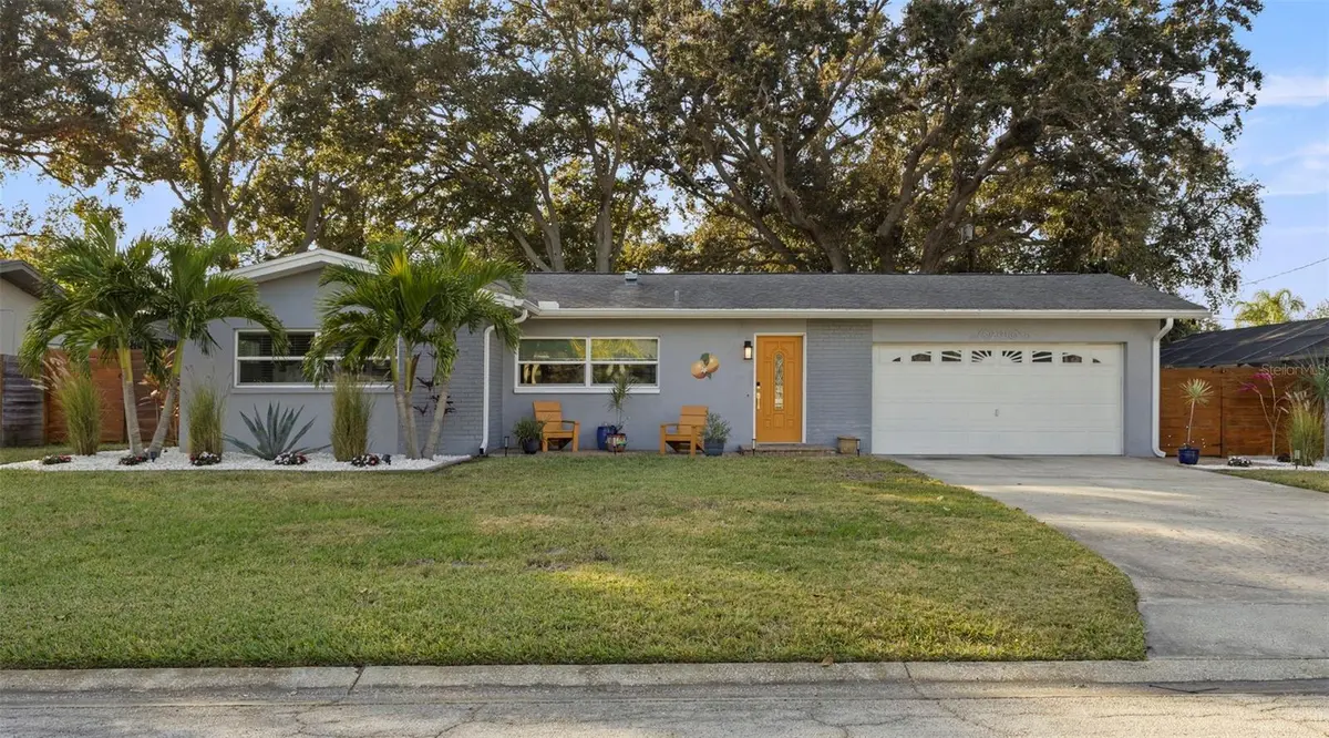 2394 JONES DR, Dunedin, FL 34698