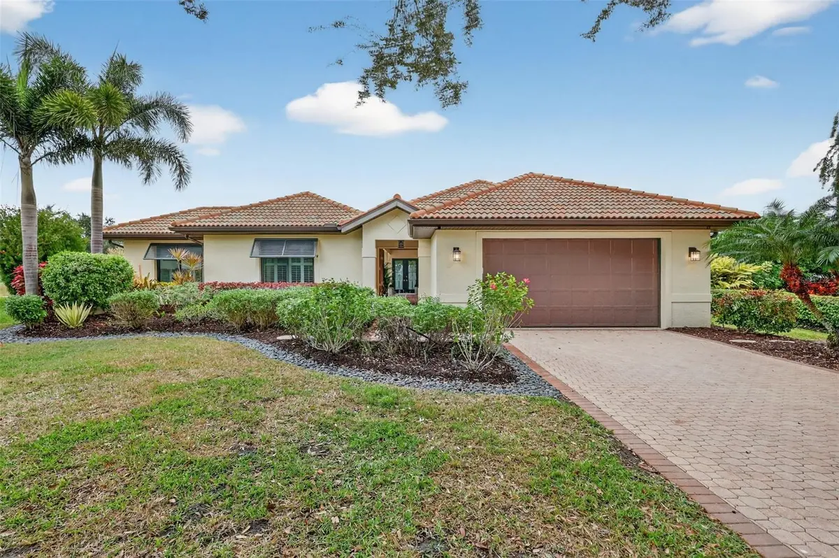 4237 PALACIO DR, Sarasota, FL 34238