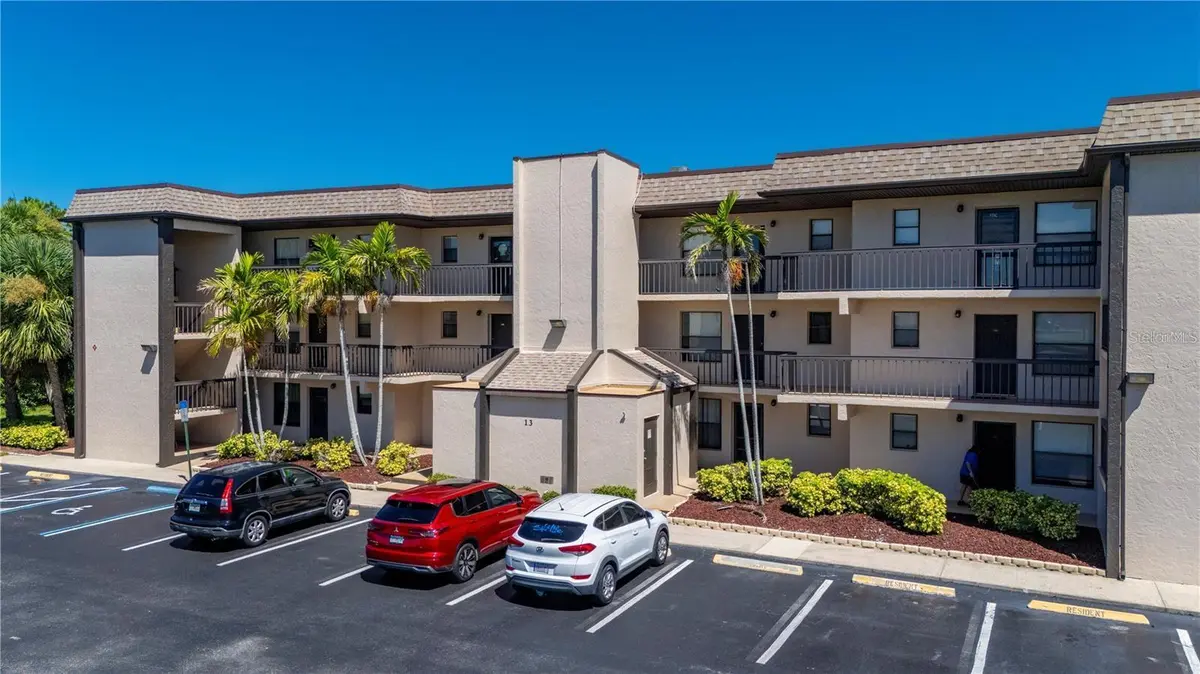 1999 KINGS HWY #22B, Port Charlotte, FL 33981