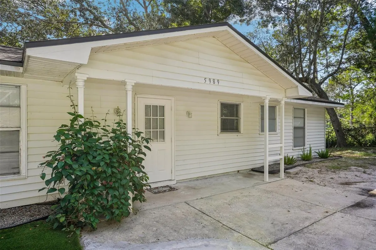 5989 SE 159TH CT, Ocklawaha, FL 32179