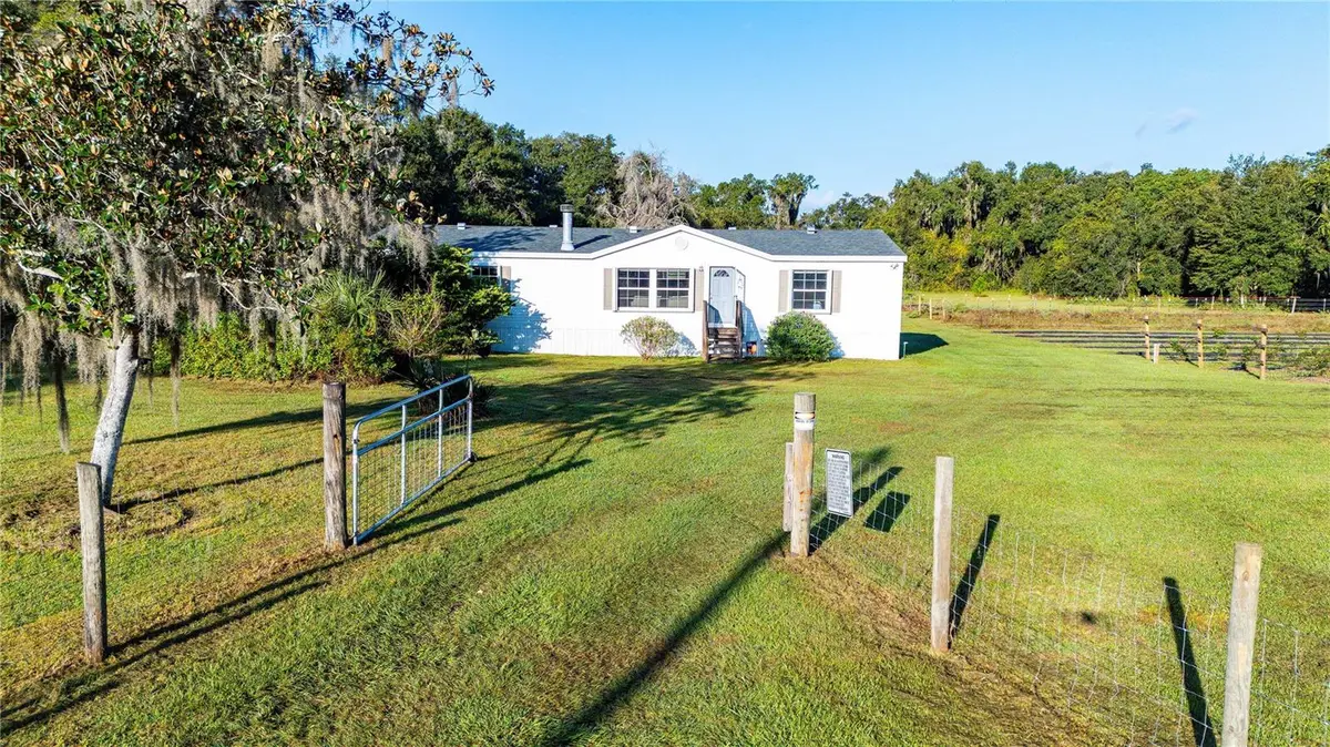 12112 CR 727, Webster, FL 33597