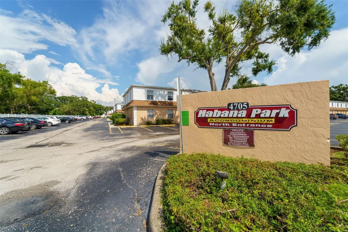 4708 CHRISTA CT #301, Tampa, FL 33614
