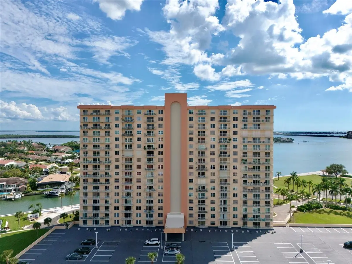 4900 BRITTANY DR S #706, St Petersburg, FL 33715