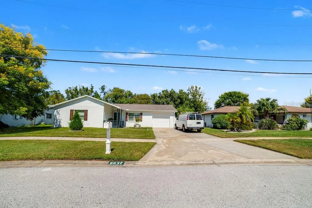 8637 SUMMER DR, Hudson, FL 34667