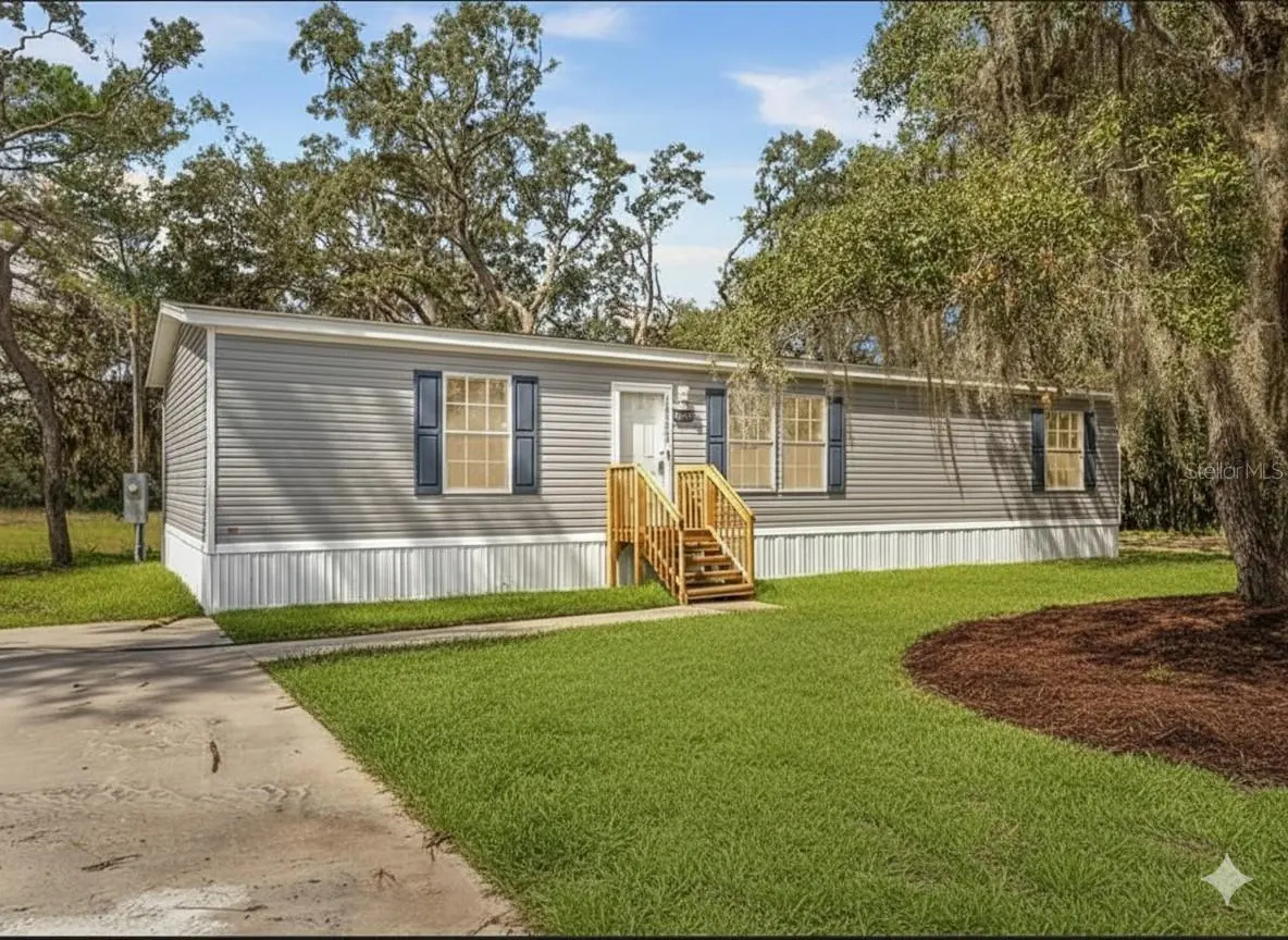 18223 LONG LAKE DR, Hudson, FL 34667