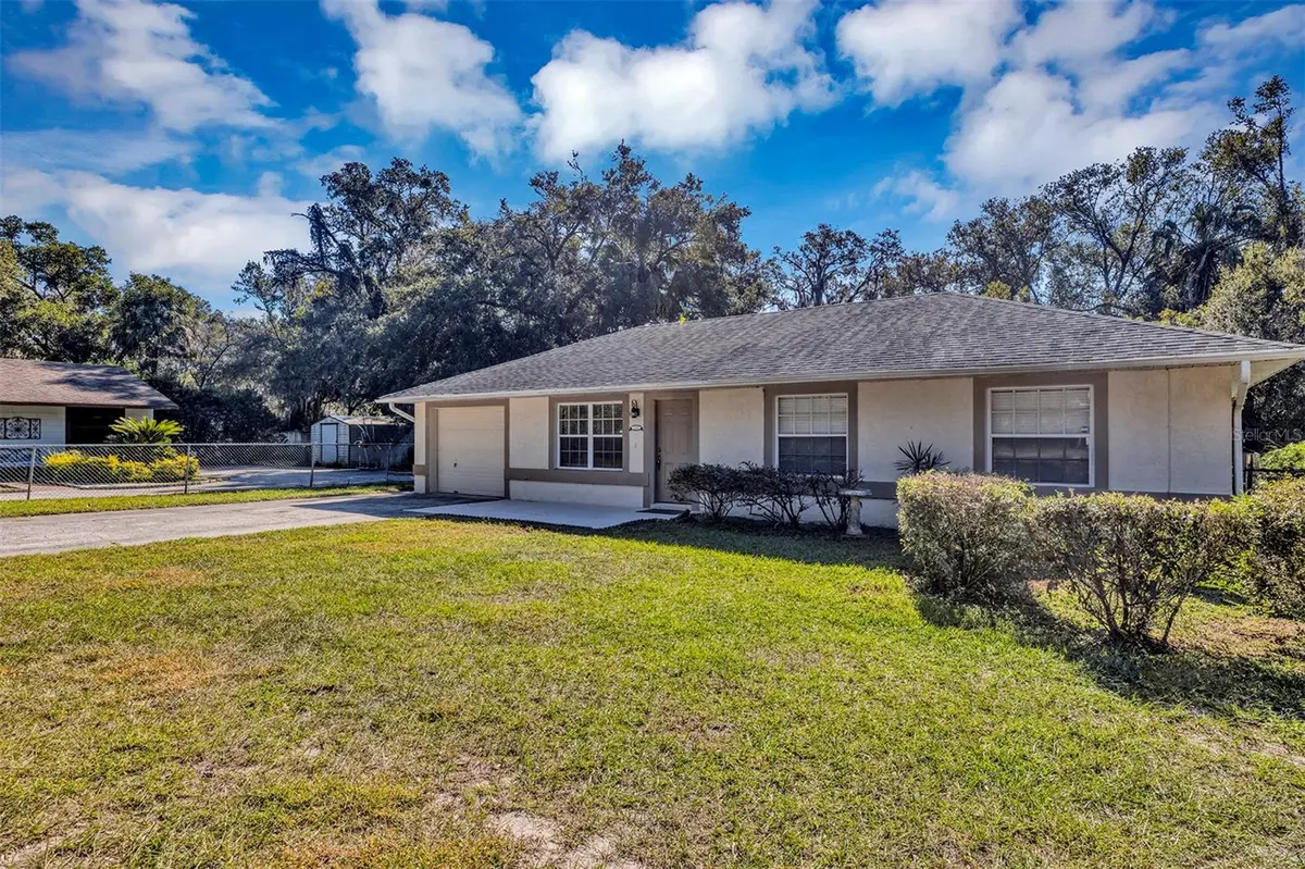 1134 E 10TH AVE, Mount Dora, FL 32757