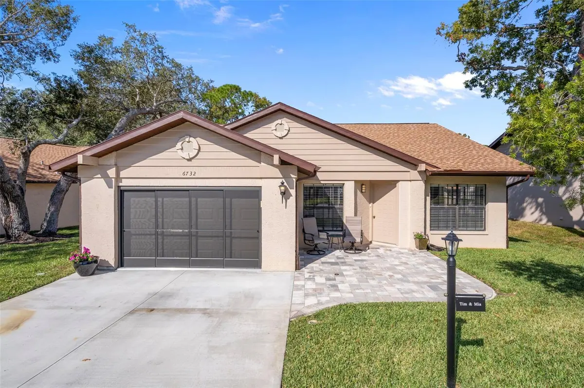6732 OAK CLUSTER CIR, Spring Hill, FL 34606