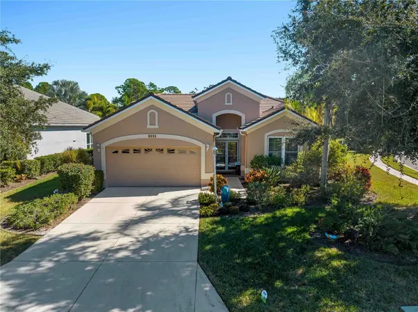 8419 WHISPERING WOODS CT, Lakewood Ranch, FL 34202