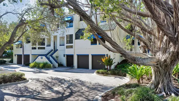 1904 HARBOURSIDE DR #201, Longboat Key, FL 34228