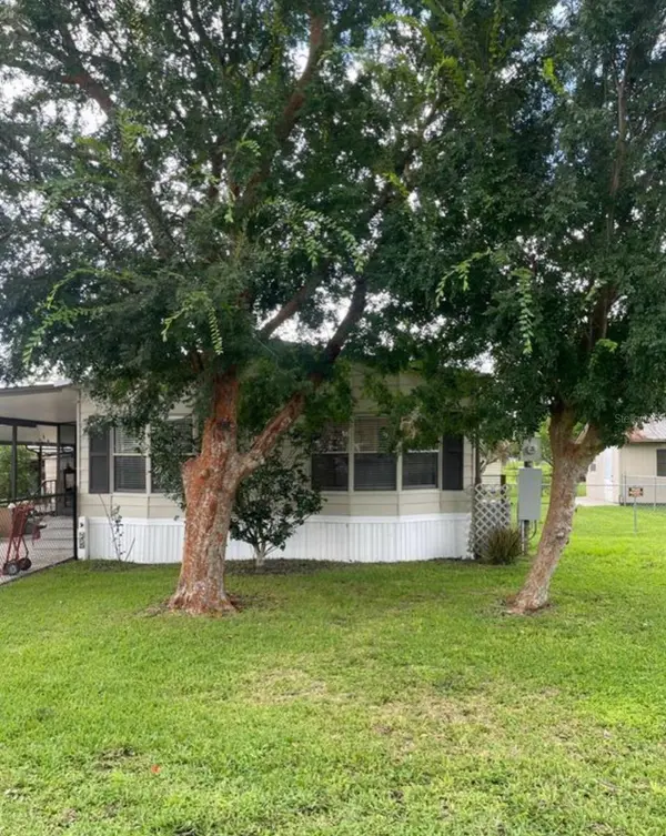 246 SPEC LN, Crescent City, FL 32112