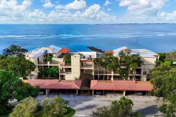 6430 SUN EAGLE LN #201, Bradenton, FL 34210