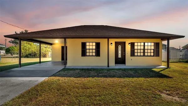 16 N HENDRY AVE, Fort Meade, FL 33841