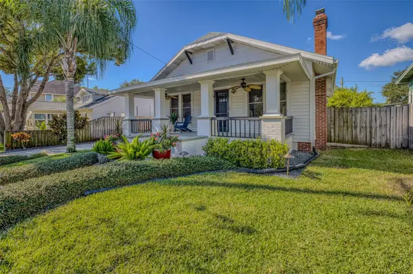 306 S ORANGE ST, New Smyrna Beach, FL 32168