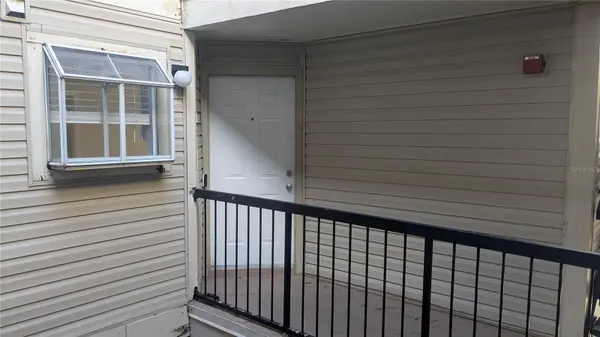 1948 LAKE ATRIUMS CIR #120, Orlando, FL 32839