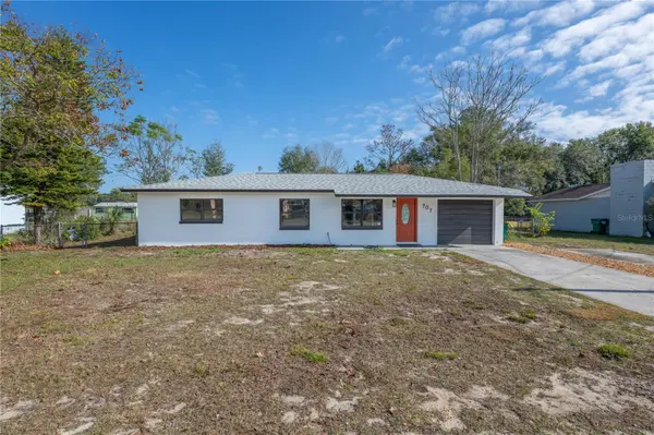 707 MAPLE AVE,  Fruitland Park,  FL 34731