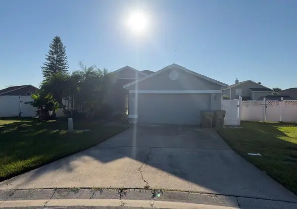 210 CORAL REEF CIR, Kissimmee, FL 34743