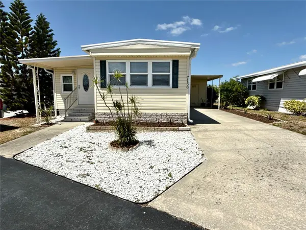 7158 MOUNT BRISTOL BLVD NE #456, St Petersburg, FL 33702